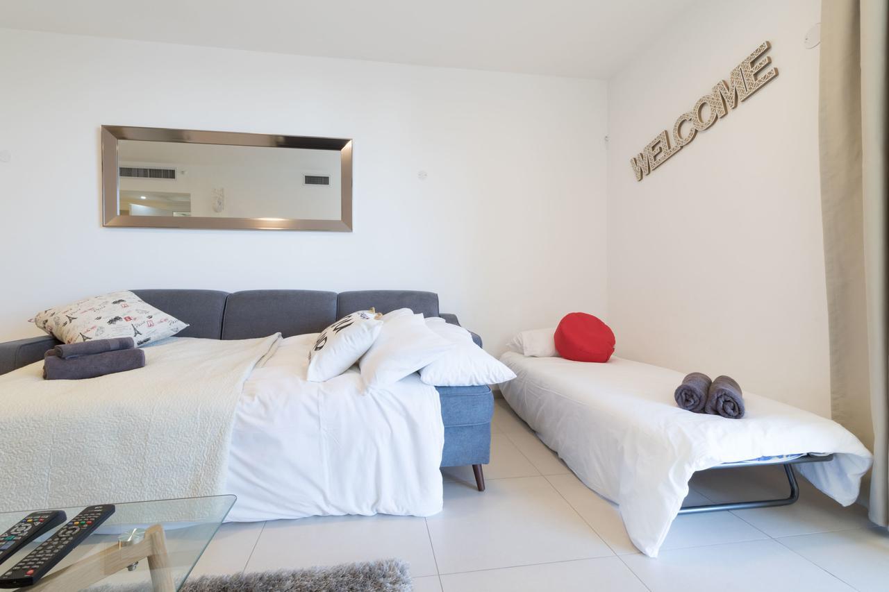Luxury One-Bedroom Apartment/Parking In City Center Jerusalem Exterior photo