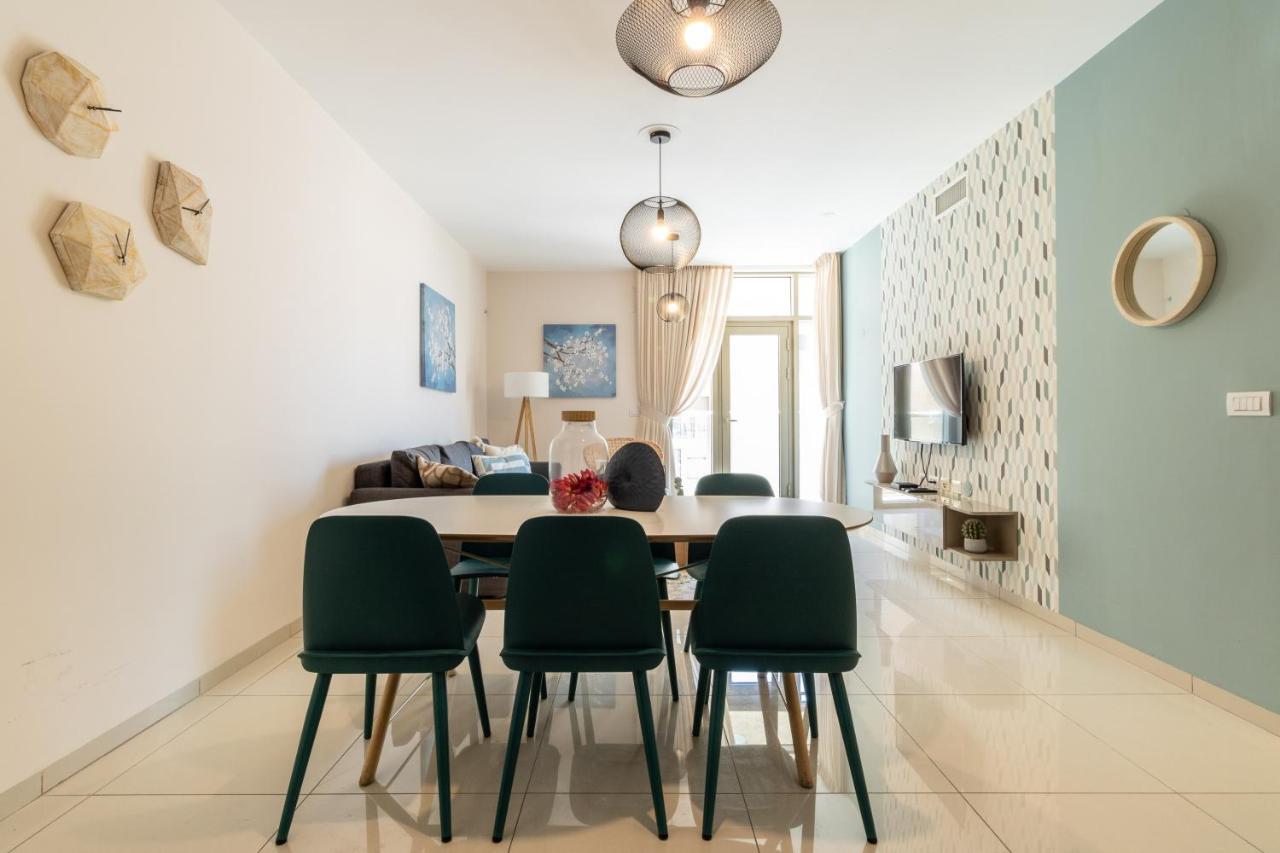 Luxury One-Bedroom Apartment/Parking In City Center Jerusalem Exterior photo